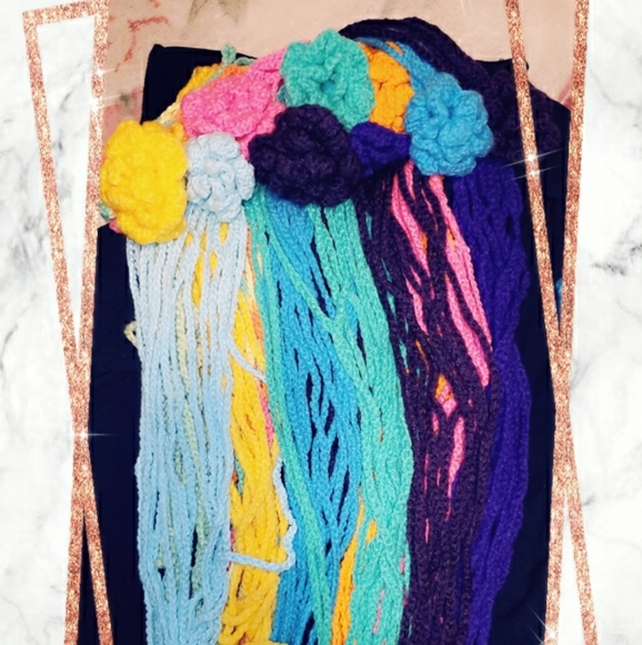 Scarf, - Picture 3 of 8